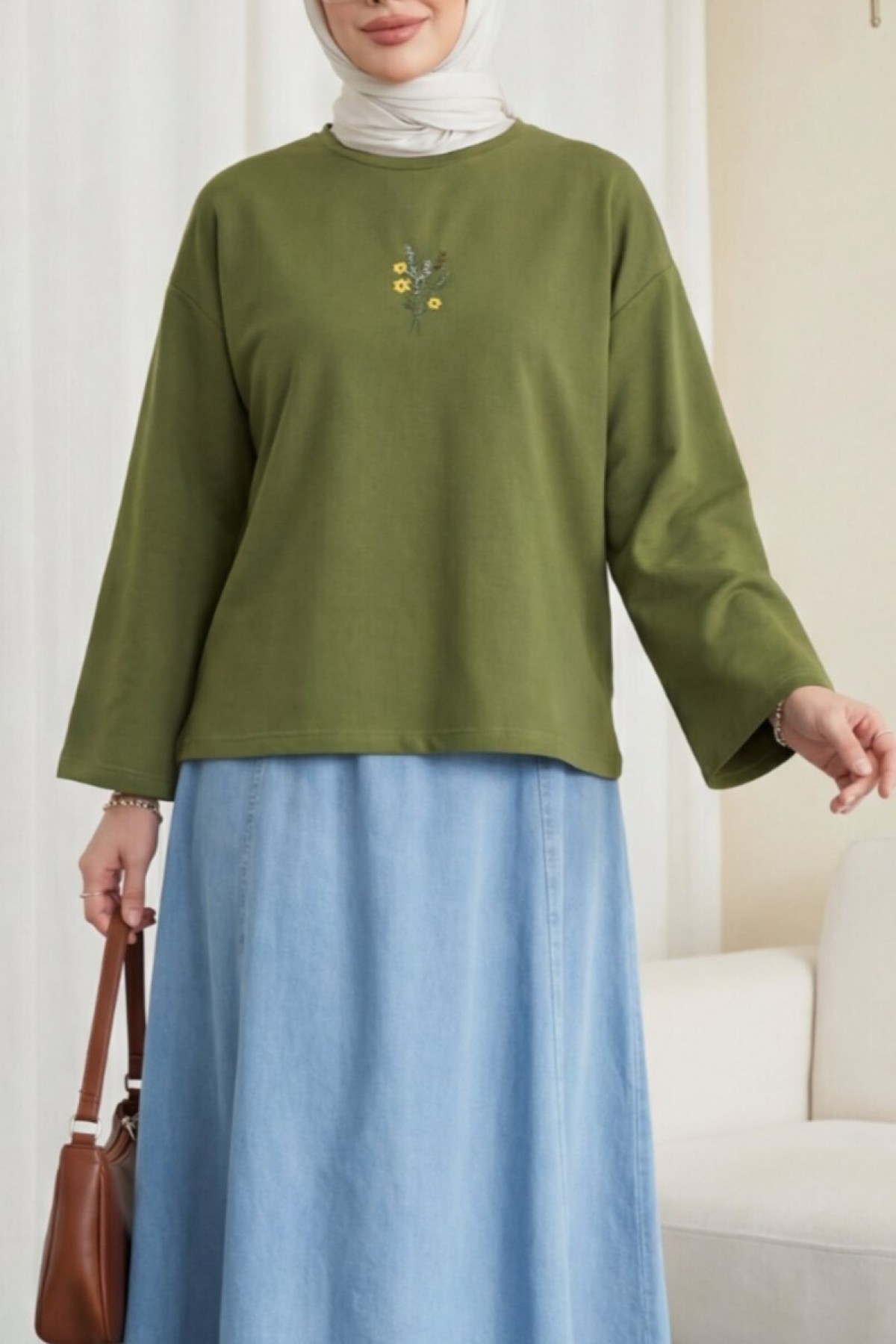 Round Neck Loose Fit Jersey Blouse with Floral Embroidery on the Front -Green