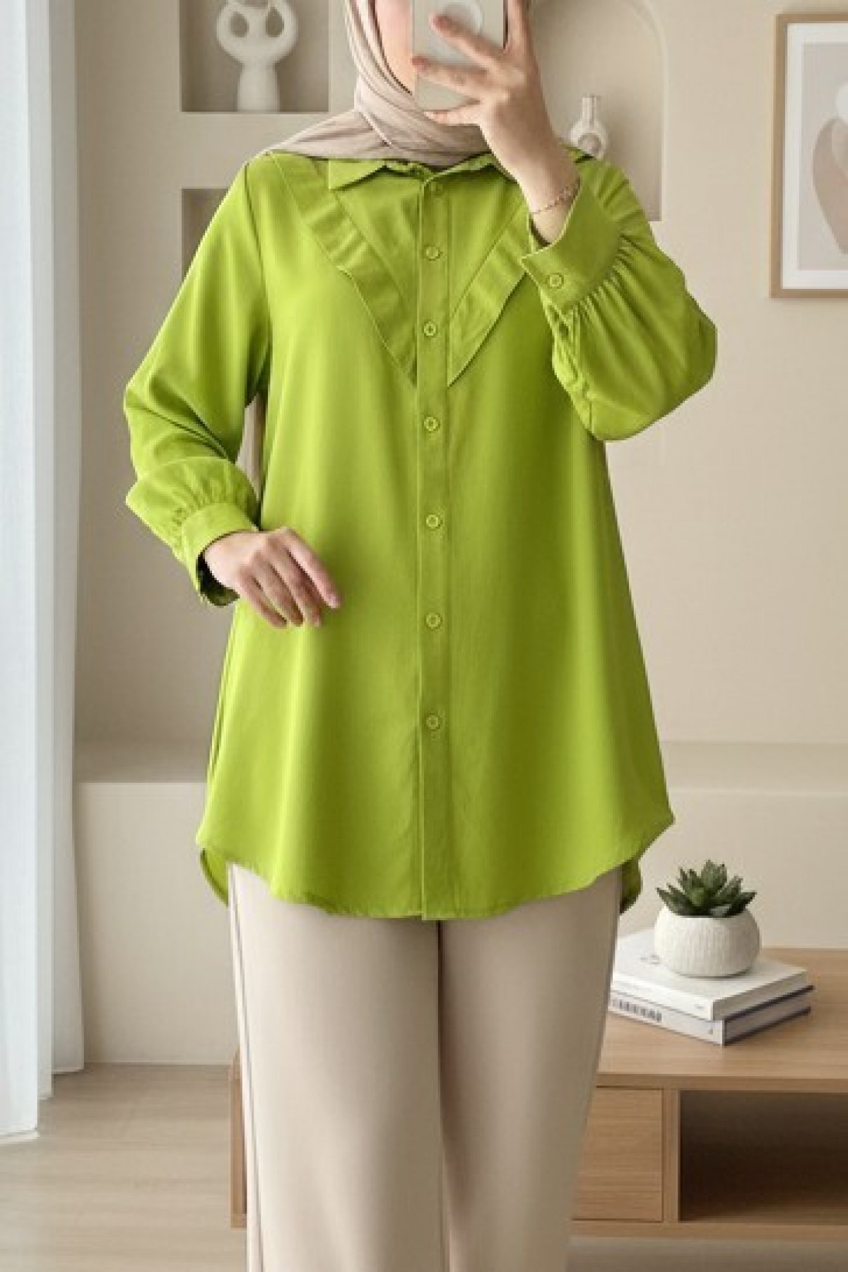 V-Front Patterned Shirt -PISTACHIO GREEN