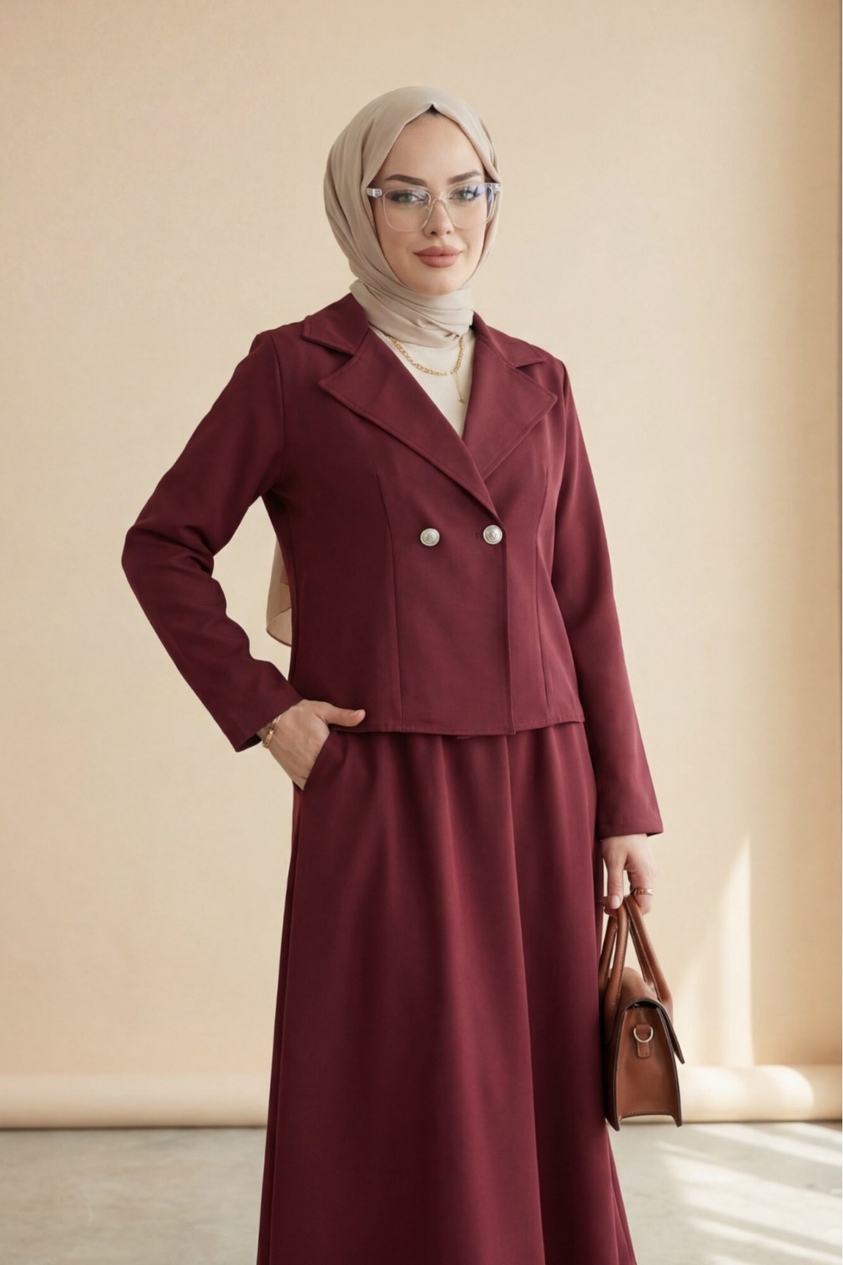 Double-front buttoned, double-breasted collar jacket and skirt set (double crepe). -Maroon