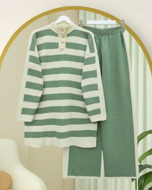 Yarım Boğazlı Yakası Düğmeli Kalın Çizgili Triko Takım -Yeşil