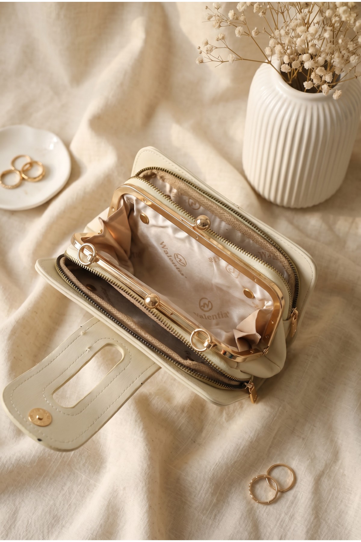 Gold Detailed Multifunctional Hand and Shoulder Bag -Cream color