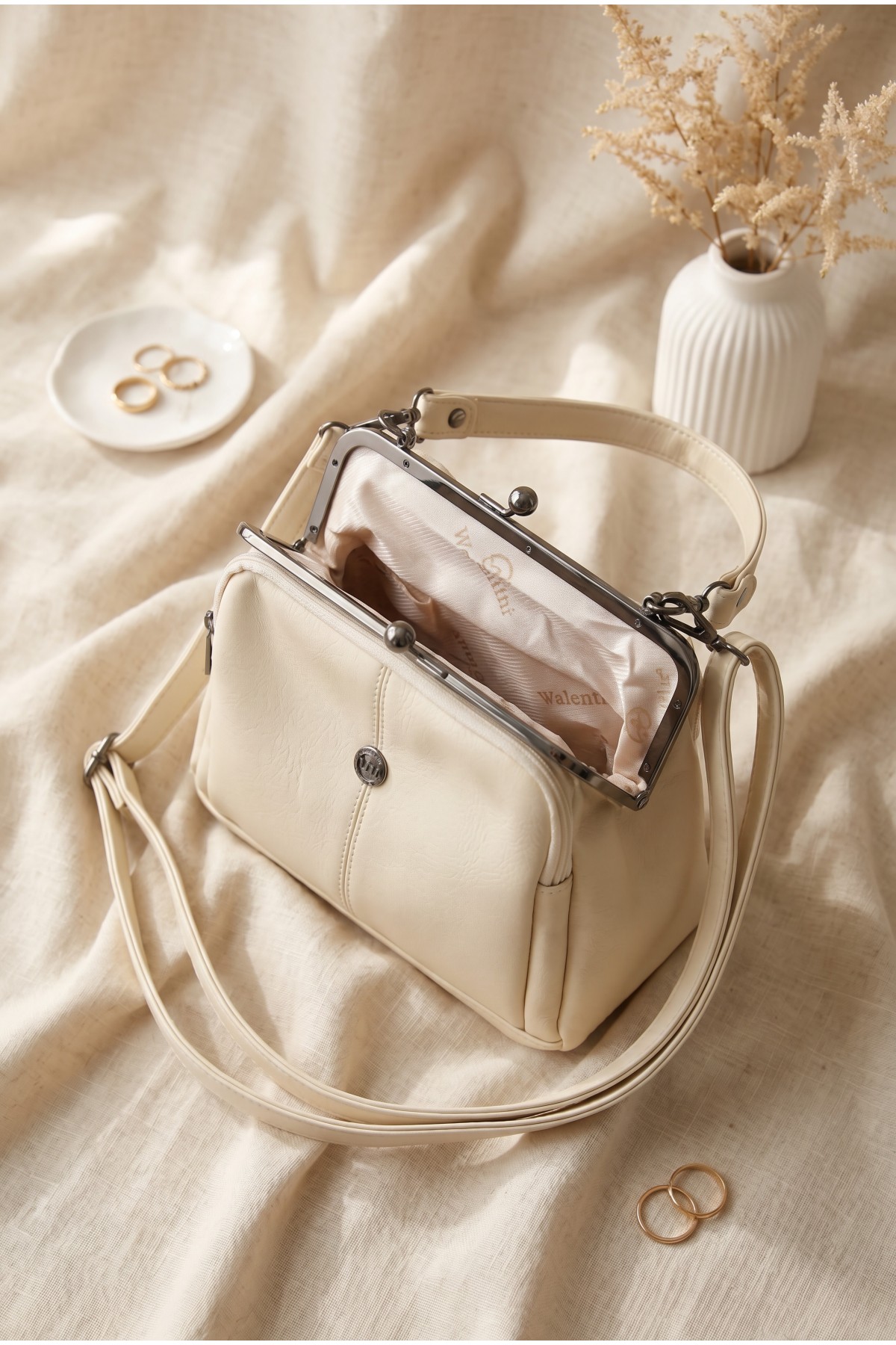 Vintage Design Functional Multi-Compartment Shoulder Bag -Ecru