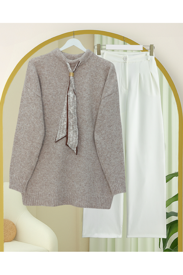 Soft Knitted Sweater with Scarf    -Light Mink