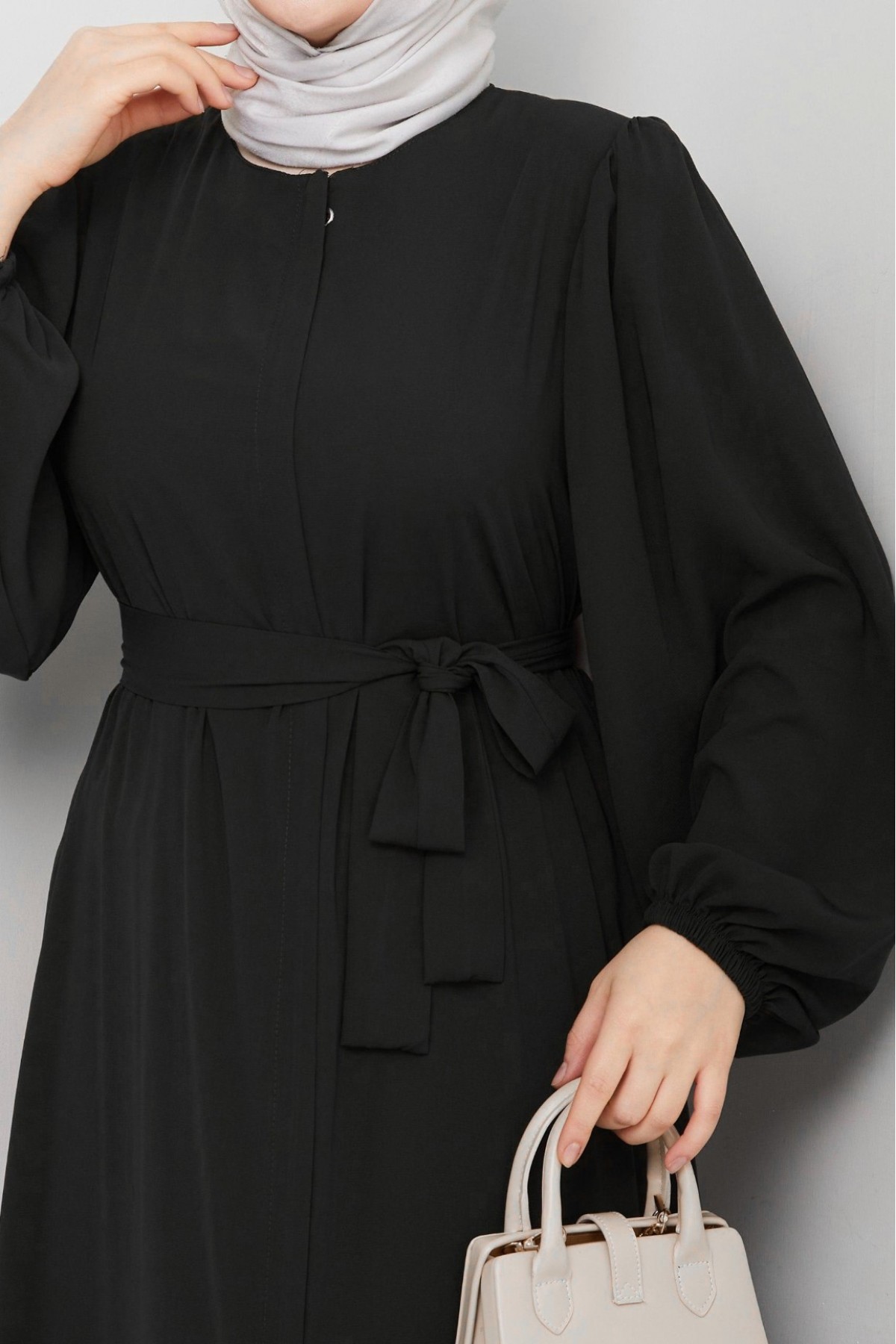 Elasticated Sleeves, Tied Waist, Zippered Abaya -Black