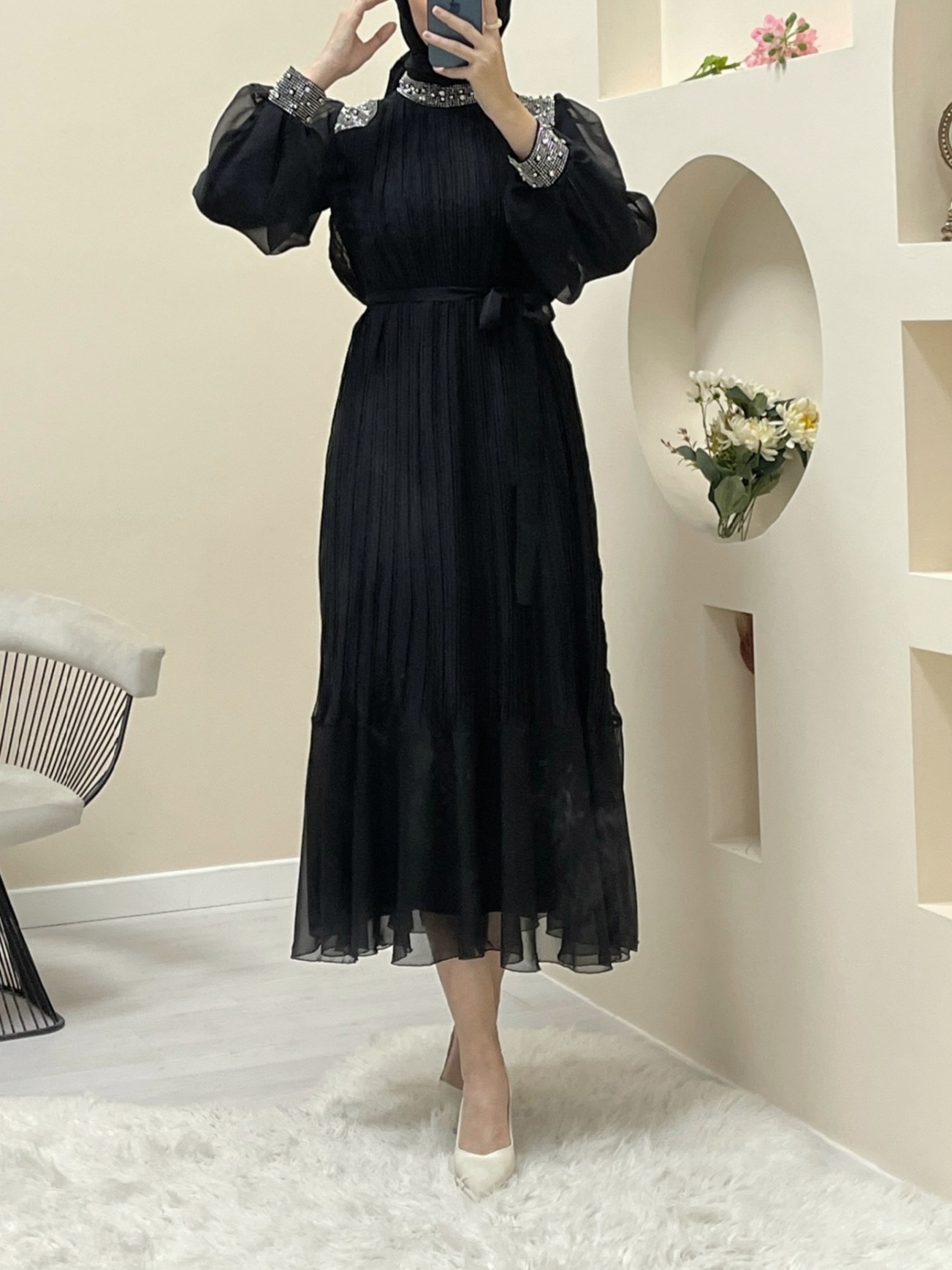 stone tie cuff detail pleated shirt dress Pleated Chiffon Dress With Stone Collar And Arm Cuff -Black